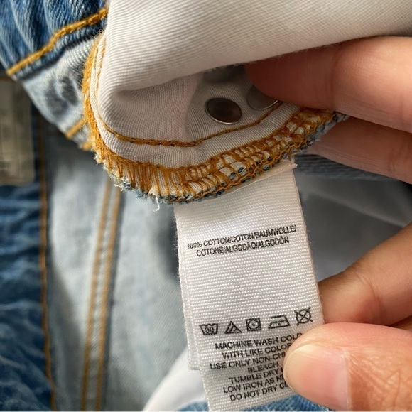 Free People Women's Size 26 Blue Denim Embroidered Wild Rose Studded Mini Skirt - Picture 4 of 4